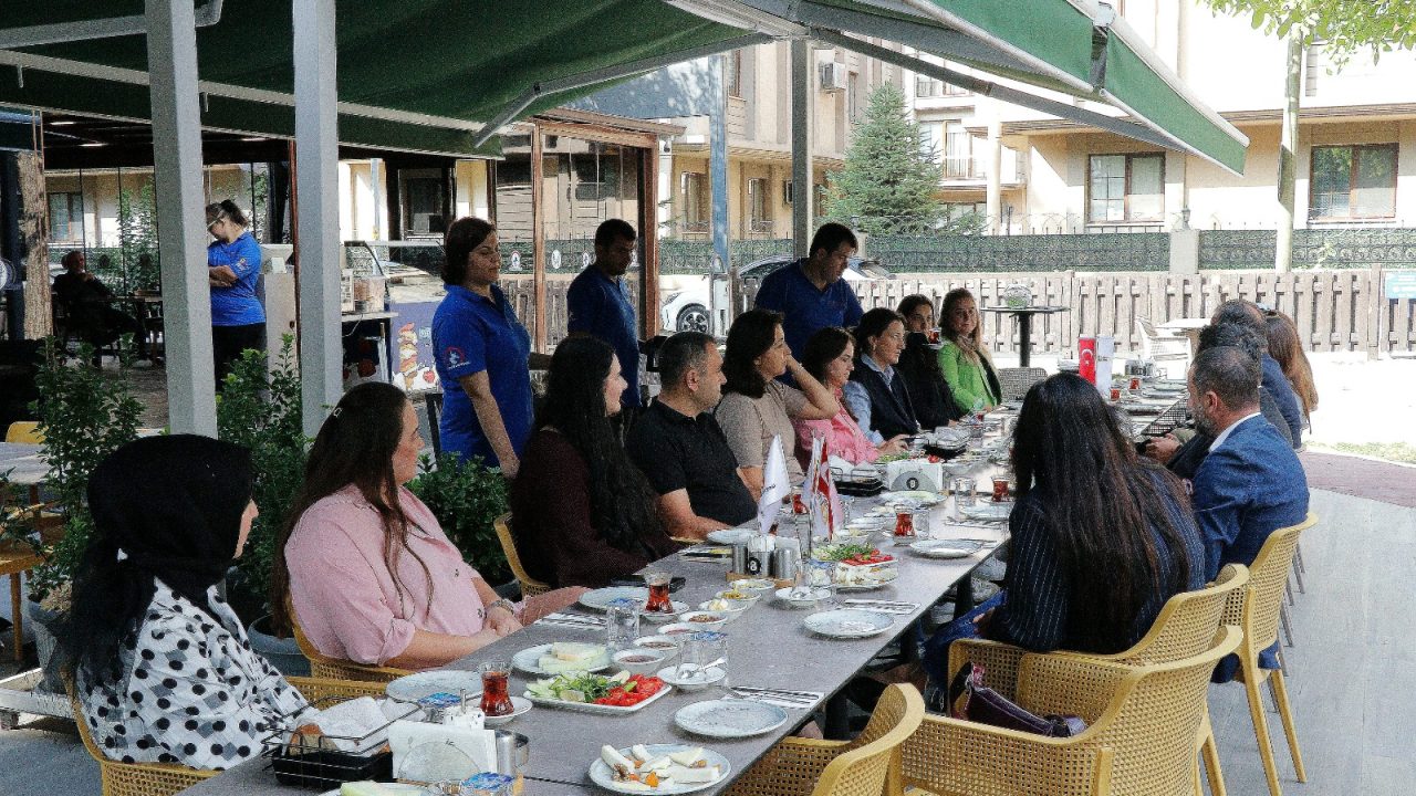 DÜZCE İŞ KULÜBÜ KURUM VE KURULUŞLARLA DİYALOG SAĞLIYOR