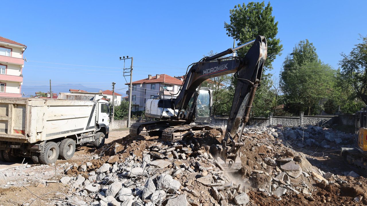 Karapürçek Sosyal Gelişim Merkezi’nde çalışmalar başladı