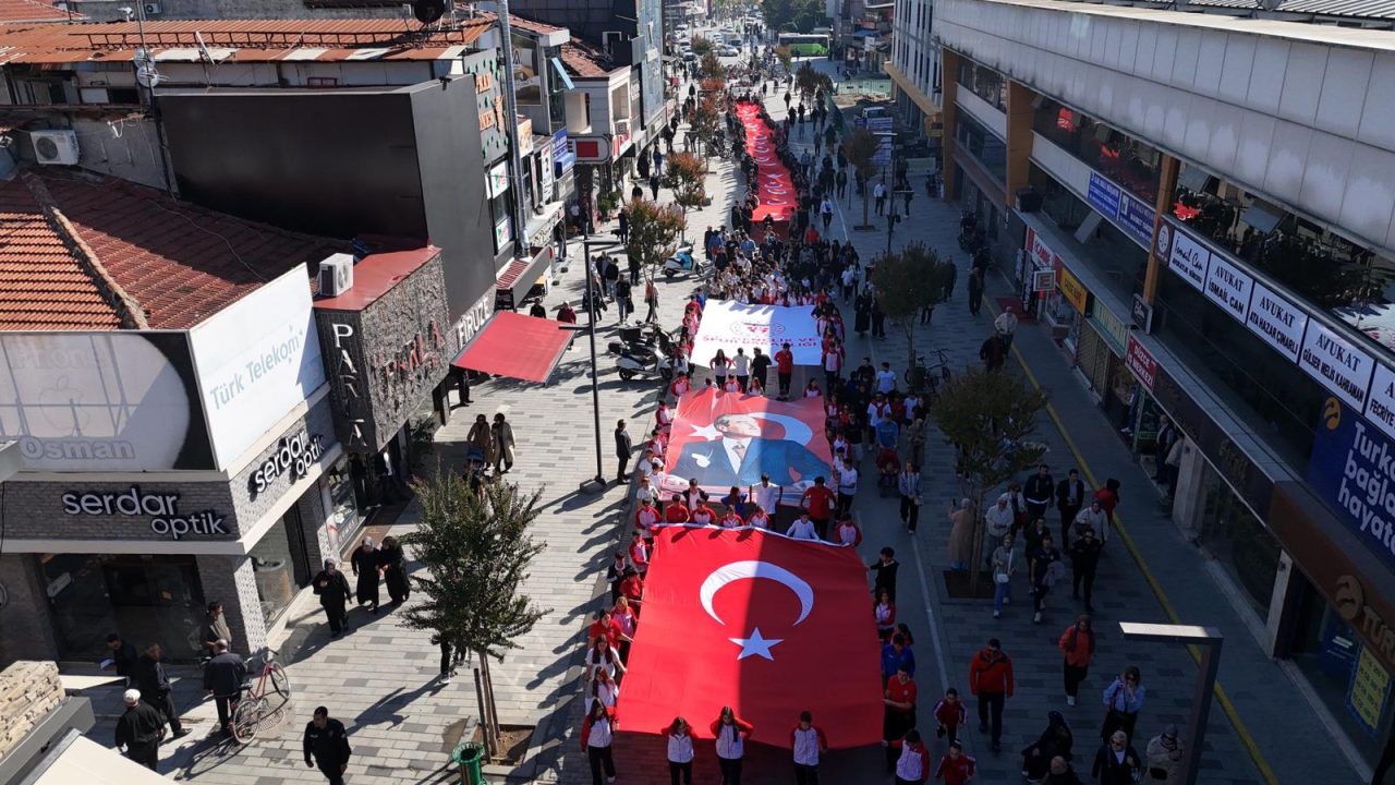 AMATÖR SPOR HAFTASI KORTEJ İLE KUTLANDI