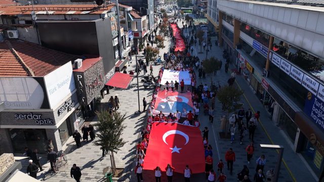 AMATÖR SPOR HAFTASI KORTEJ İLE KUTLANDI