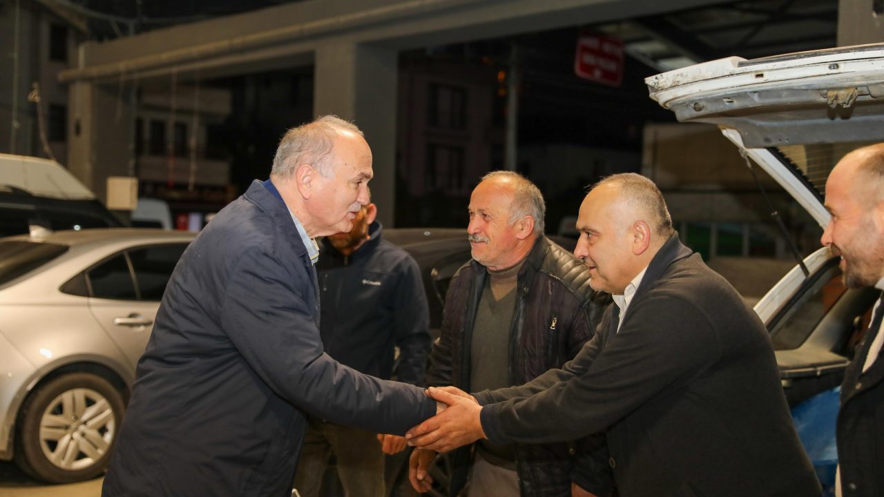 ESNAFLAR, YENİ PAZARYERİ İÇİN BAŞKANA TEŞEKKÜR ETTİ