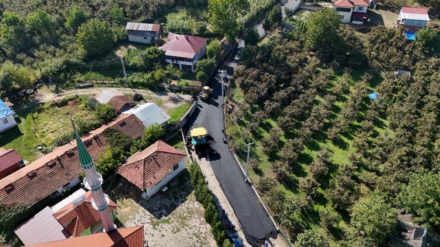 Akyazı’nın kırsalına giden yollar Büyükşehirle güzelleşti