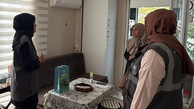 Büyükşehir şehrin dört bir yanında yürekleri ısıtıyor