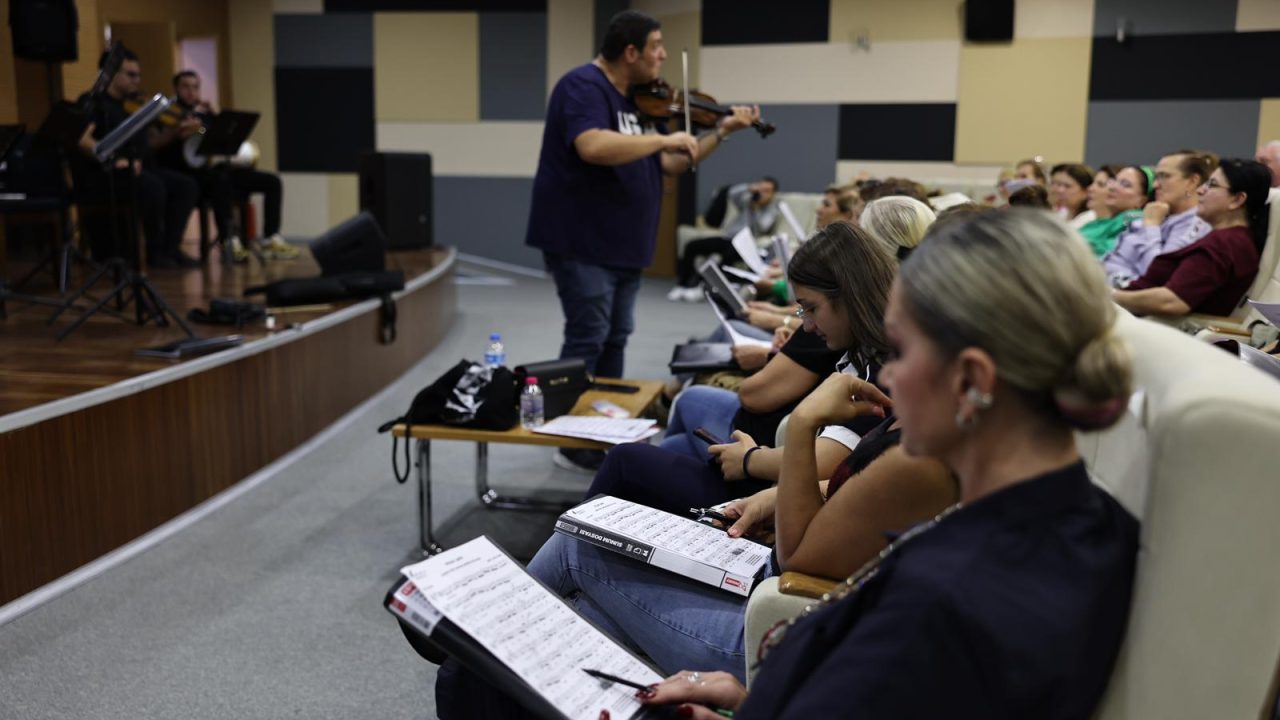 Sakarya’da Türk Sanat Müziği’nin eşsiz tınısı ‘hüzzam’ makamıyla yeniden başladı