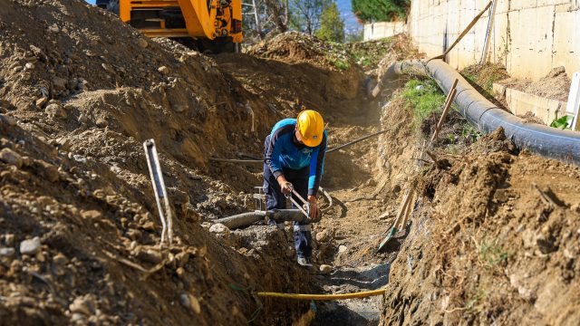 Geyve’de içme suyu iletim kapasitesi iki katına çıkarıldı