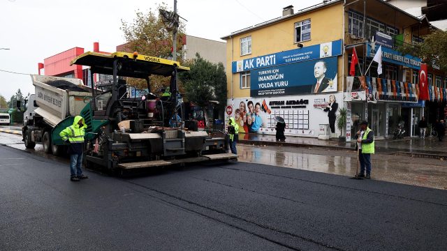Hendek’in kalbi Şehit Gaffar Okkan Bulvarı’na Büyükşehir dokunuşu