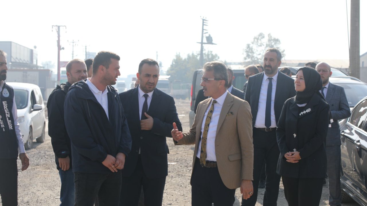 ERENLER’DE ASFALT SEFERBERLİĞİ: BAŞKAN ŞENOL DİNÇ ÇALIŞMALARI YERİNDE İNCELEDİ