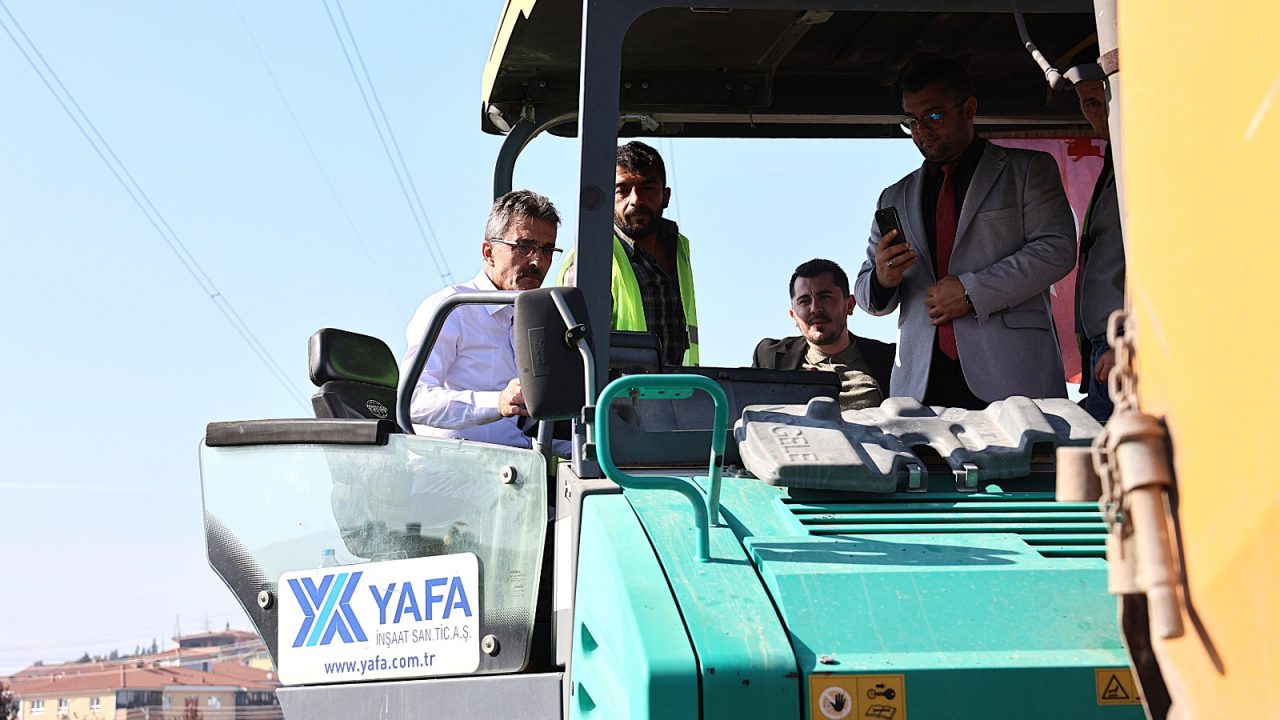 ERENLER’DE ASFALT ÇALIŞMALARI TÜM HIZIYLA SÜRÜYOR