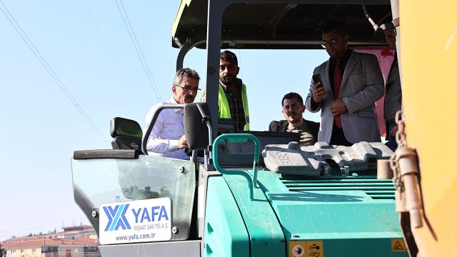 ERENLER’DE ASFALT ÇALIŞMALARI TÜM HIZIYLA SÜRÜYOR