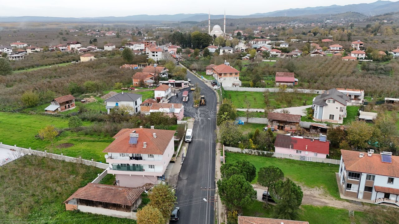 Büyükşehir Hendek’te seferber oldu: Kısa sürede tam 15 kilometre…