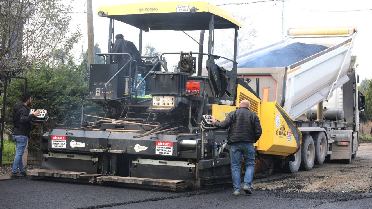 KAYALAR REŞİTBEY’DE YOLLAR YENİLENİYOR