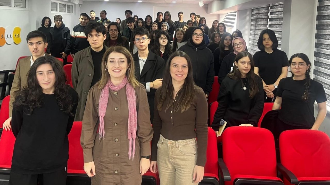 Büyükşehir’den bin 400 lise öğrencisine “İklim Değişikliği ve Sıfır Atık” eğitimi