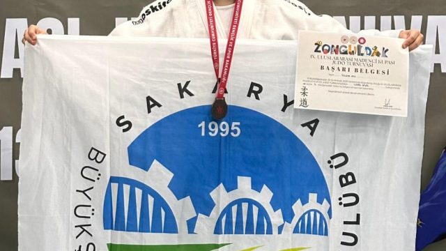 Büyükşehir sporcuları iki önemli organizasyondan madalya ile döndü