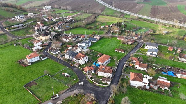 Büyükşehirle asfaltta bir bir arterleri yeniliyor: Sıra Söğütlü Rüstemler’de…