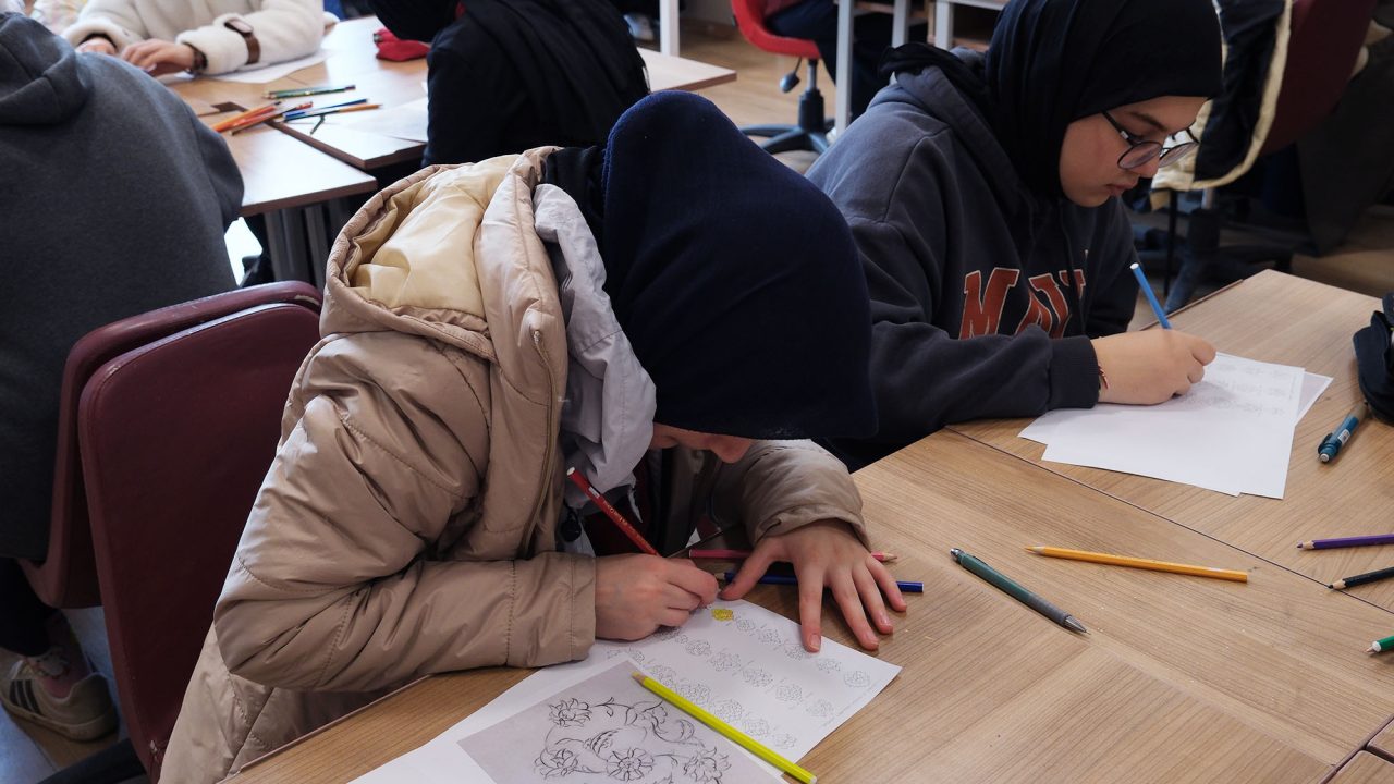 SAMEK atölyelerinde minikler seramikle, gençler tezhiple tanıştı