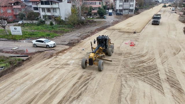 Şehir merkezinin beklediği bağlantı yolunda üstyapı çalışmalarına geçildi
