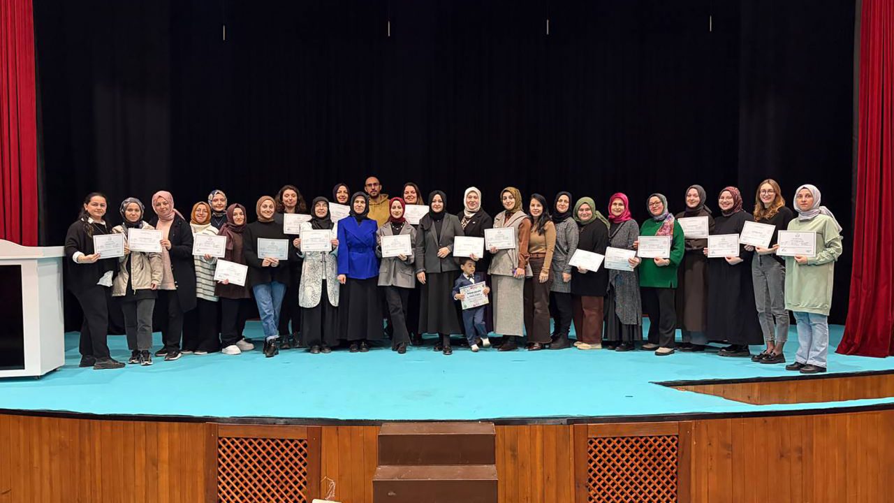 Büyükşehir’den engelleri kaldıran eğitim: Türk işaret dili kursu tamamlandı
