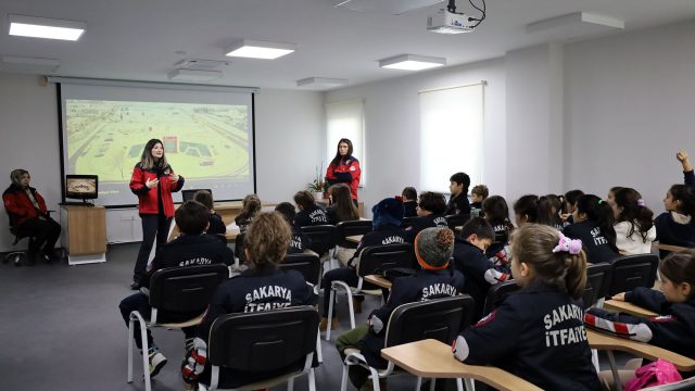 İzmit’ten Sakarya’ya afet bilinci için geldiler