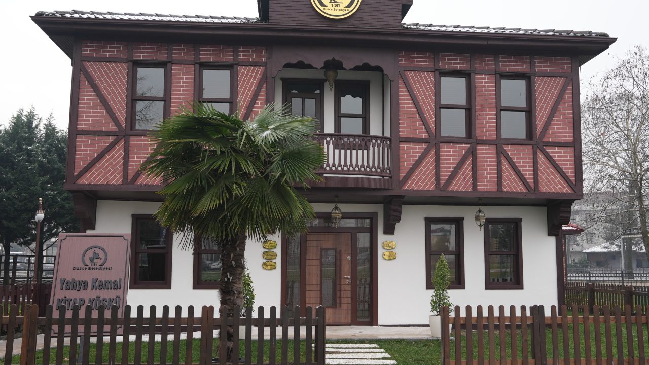 “GENÇLER TÜRKÇE’Yİ İYİ OKUMALI, İYİ KONUŞMALI”
