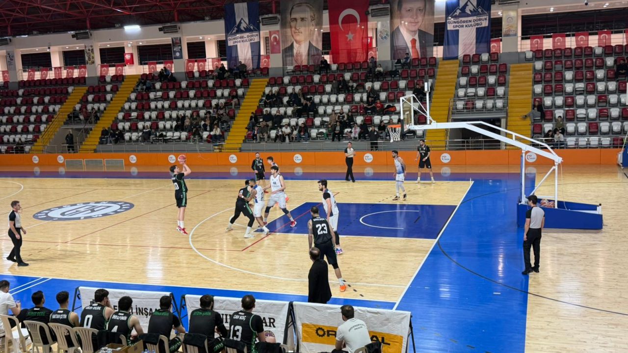 Liderden İstanbul’da gövde gösterisi: Büyükşehir Basketbol 11’de 11!