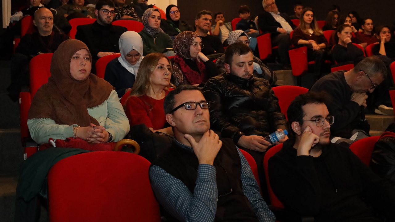 “Bildiğin Gibi Değil” OSM’de izlendi: Hafıza ve kardeşlik üzerine bir film