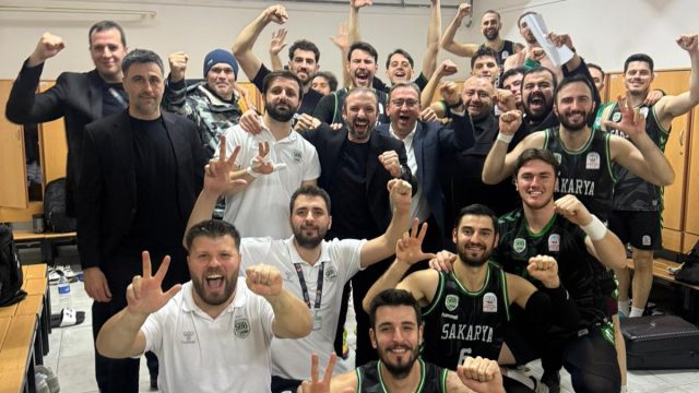 Namağlup Büyükşehir İzmir’den de galip döndü: 13’te 13
