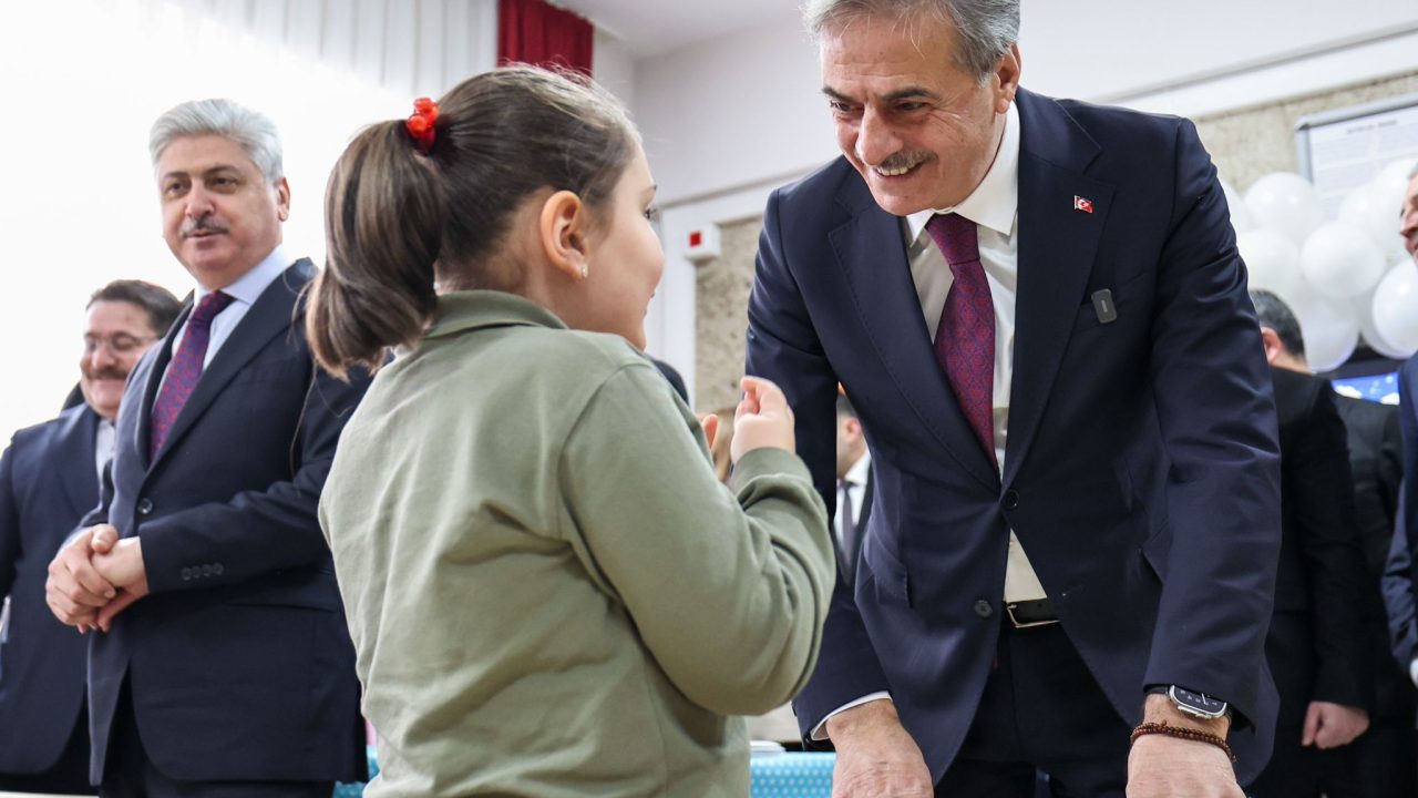 Yusuf Alemdar çocukların karne sevincini paylaştı: “Geleceğe doğru attığınız her adımda yanınızda biz olacağız”