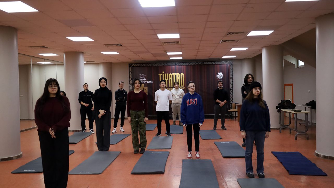 Genç Sahne Tiyatro Okulu Sakarya’da gençliğin sahnesi oluyor