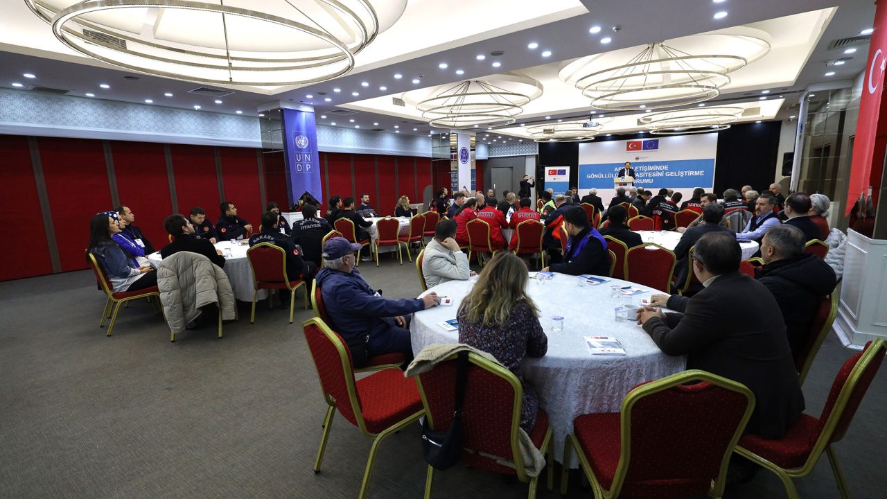 GSM’i ve interneti devre dışı bırakan büyük bir depremde canlara umut olacak