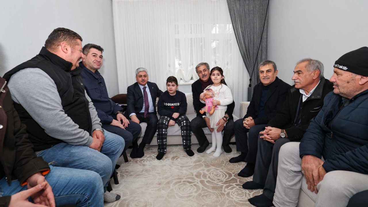 Vali Doğan ve Başkan Alemdar’dan anlamlı ziyaret: “Harun’un nefesine hep birlikte umut olalım”