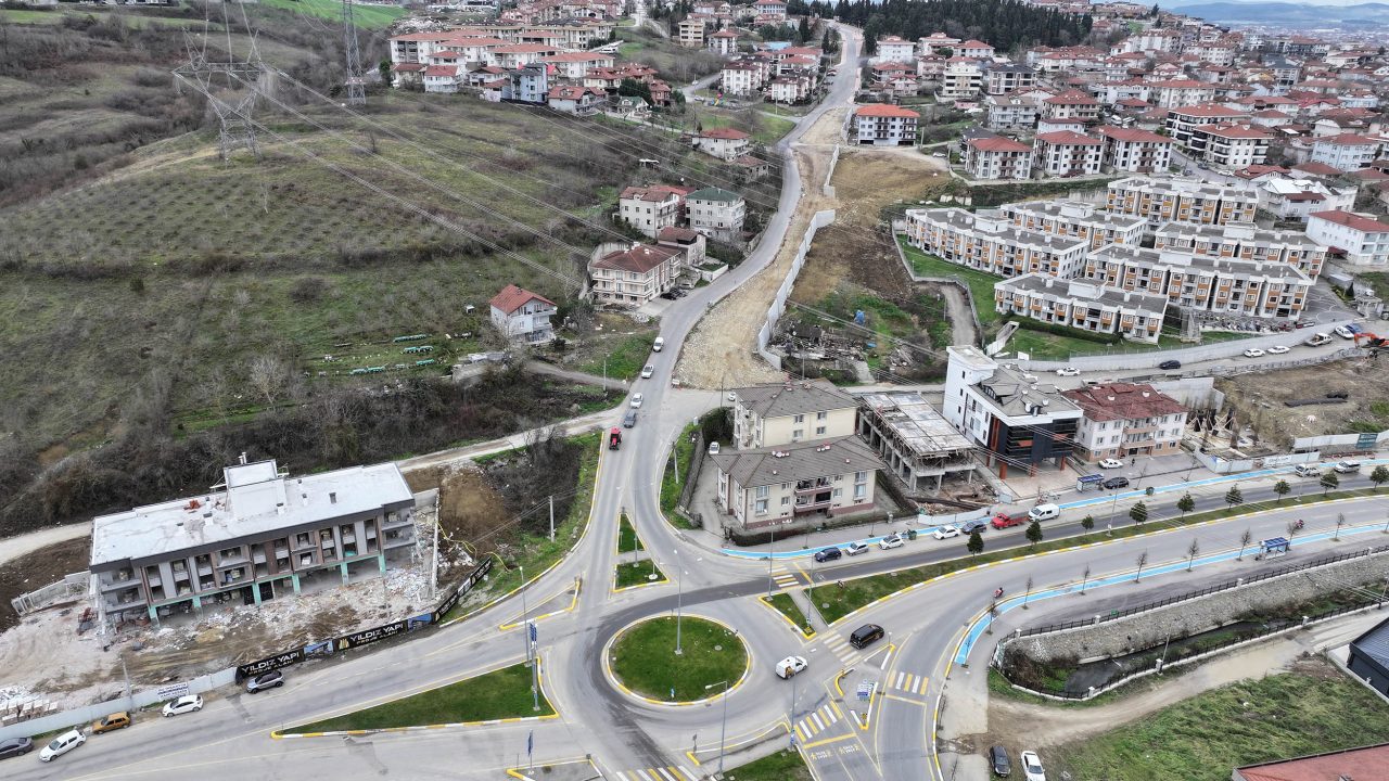 Büyükşehir, Serdivan 32. Sokak’ta yeni arteri adım adım tamamlıyor