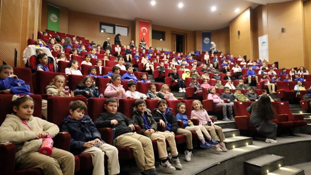 Büyükşehir, Ocak ayında bin 500 çocuğu tiyatroyla buluşturdu