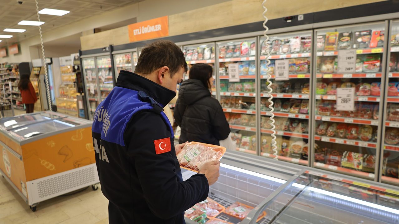Büyükşehir zabıtasından ramazan öncesi fiyat ve ürün denetimi