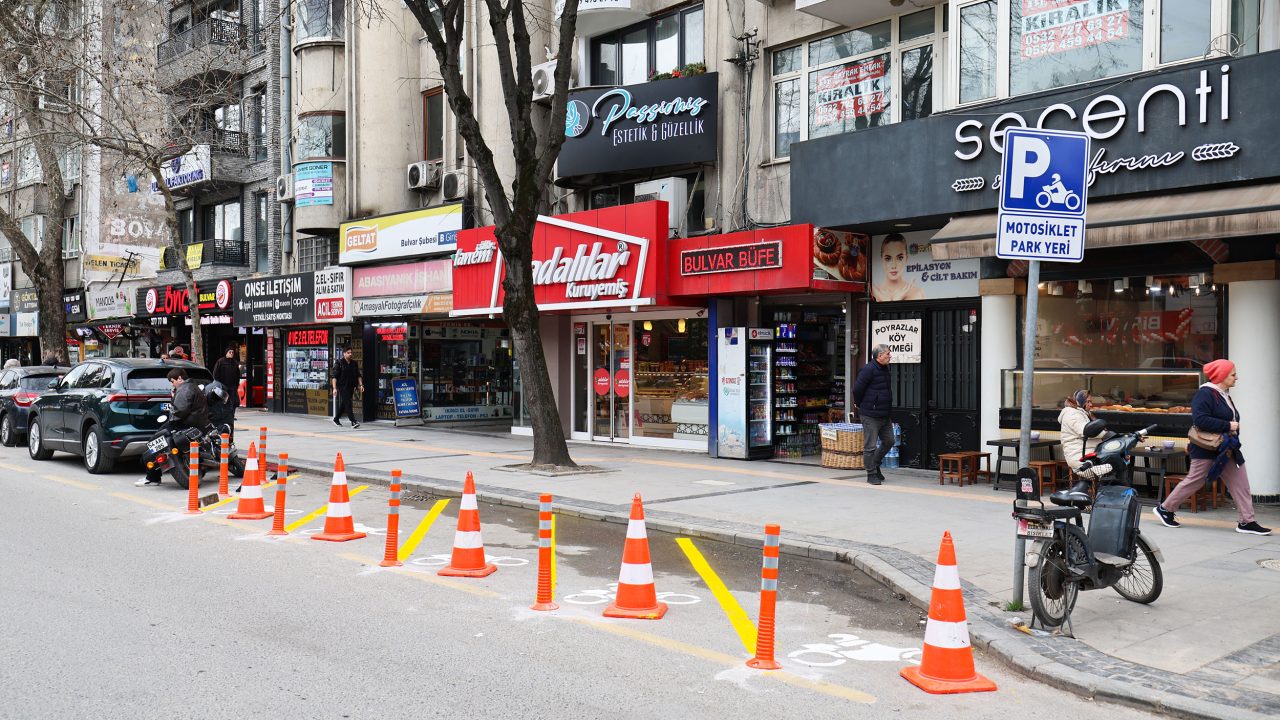 Büyükşehir’den şehir merkezinde motosikletler için düzenli park alanları