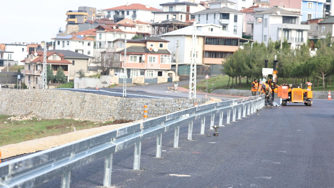 Sakarya’da yollar daha güvenli: 75 kilometre otokorkuluk, “Motorcu Dostu Bariyer”