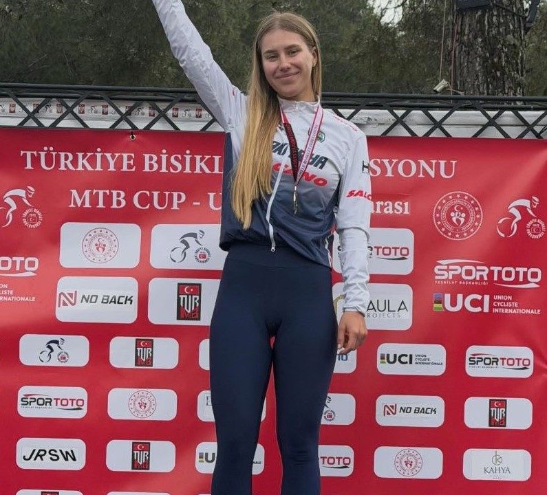 Büyükşehir’den çifte gurur: Atletizm ve bisiklette madalyaları topladılar