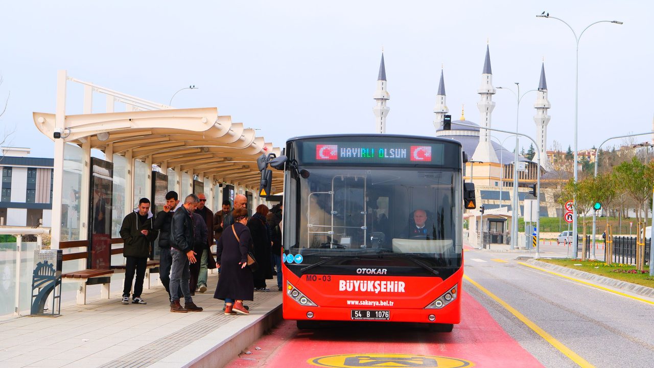 Büyükşehir’den Ramazan’a özel düzenleme: Metrobüsler ek sefer yapacak