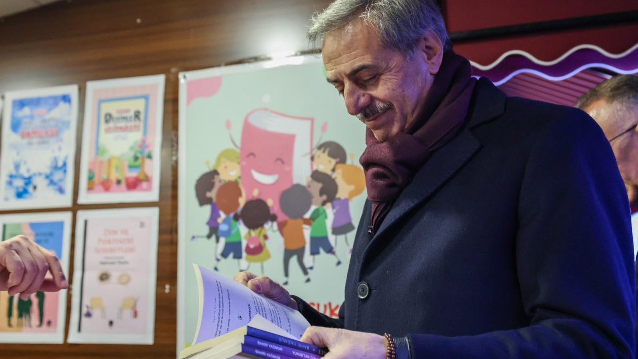 Sakarya’da bir Ramazan klasiği ve Büyükşehir’in geleneği Kitap Sokağı kapılarını açtı