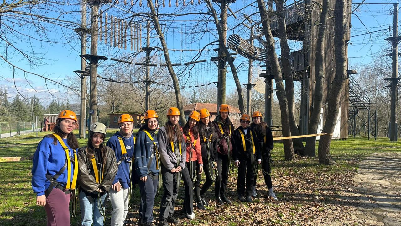 SAÜ’lü gençler Macera Park’ta kamp deneyimi yaşadı