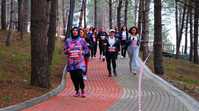 Sapanca’da Bahar Koşusu heyecanı: 700 sporcu Huzur Koridoru’nda buluştu