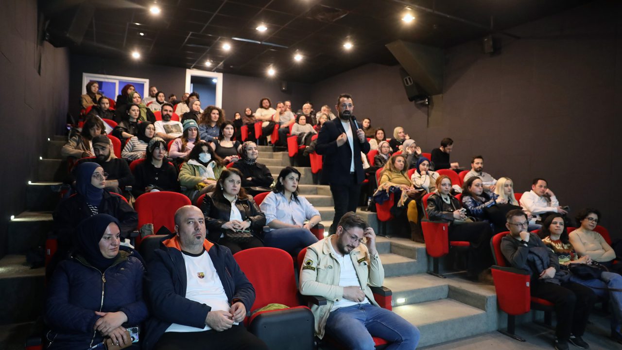 Büyükşehir Akademi’de kültür ve sanat dolu eğitimler sürüyor