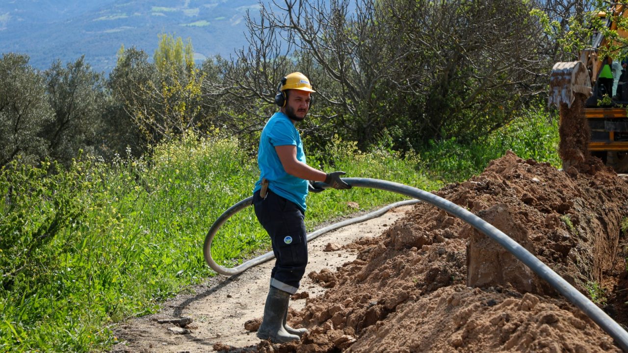 Pamukova’da yerin 115 metre altından gelen kaynak abonelere ulaştırılacak