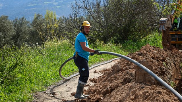 Pamukova’da yerin 115 metre altından gelen kaynak abonelere ulaştırılacak