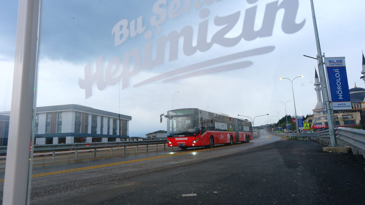 Metrobüs için yeni dönem yarın başlıyor: Turnikeler aktif, sefer sayısı artıyor