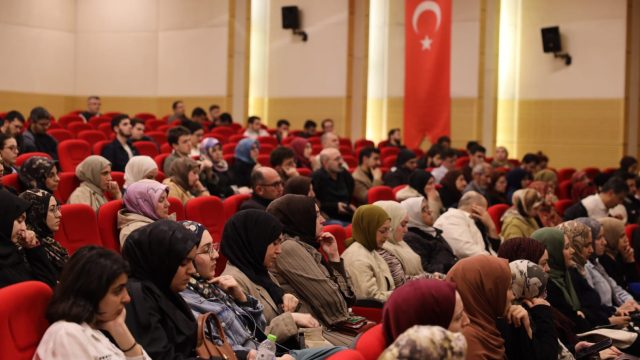 Kılıç, “İnsan kendini tanıdıkça anlam bulur”