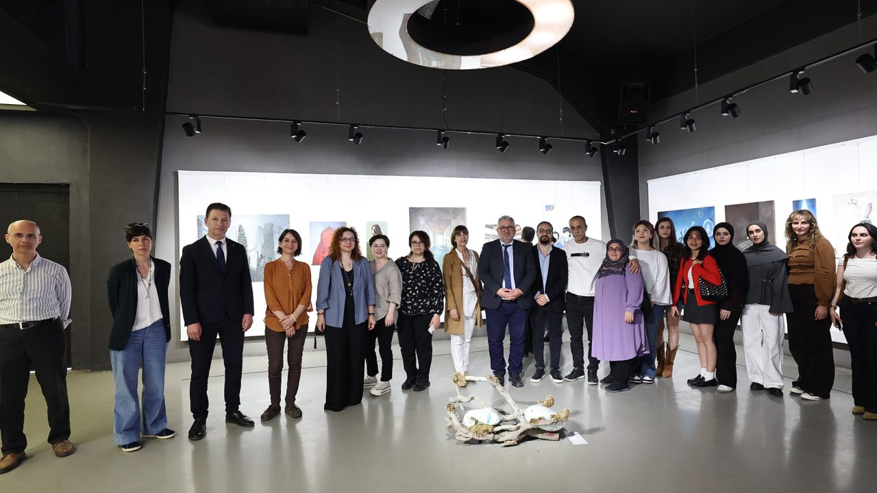 Genç sanatçıların “Ortak Zemin” sergisi OSM’de açıldı