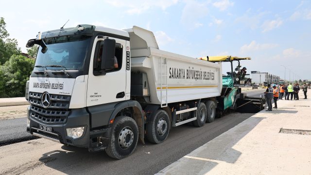 Sakarya’nın merkezine yeni koridor, yeni bir soluk geliyor: “Kesintisiz ulaşım yakında inşallah başlıyor”