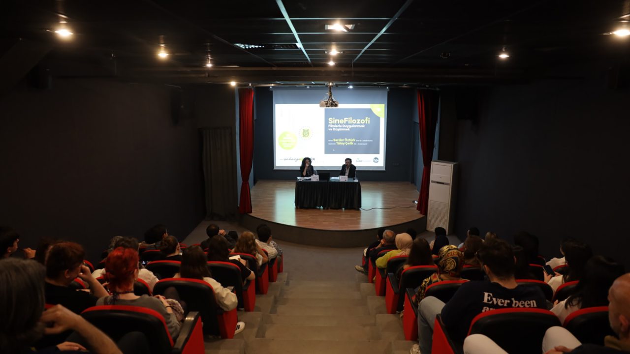 Sinemaseverler “SineFilozofi” söyleşisinde buluştu