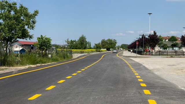 Arifiye Siteler Caddesi yeni yüzüne kavuştu