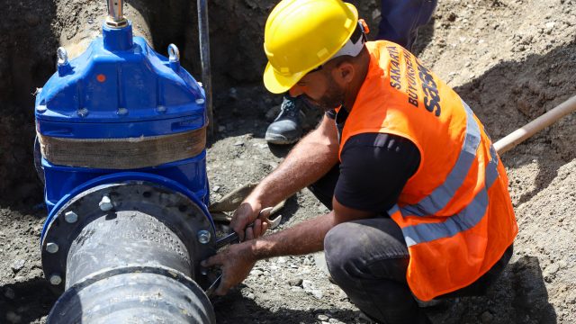 Arifiye’nin 12 kilometrelik dev altyapı projesi kısa sürede yüzde 50 seviyesine geldi